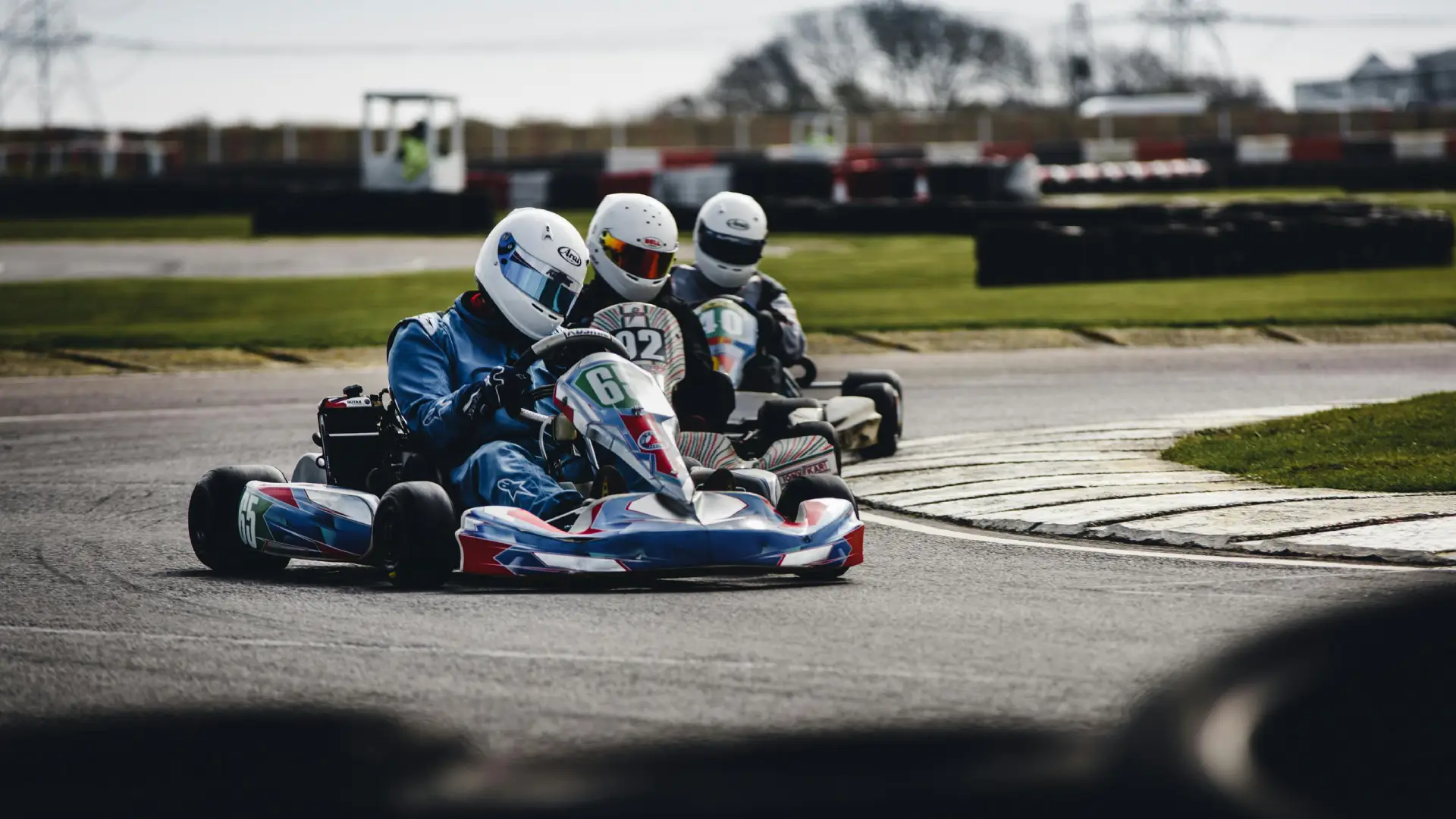 Loc'Karting, une activité excitante près de la Villa Occitane et du Domaine de Bacchus, pour les amateurs de sensations fortes.